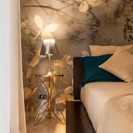 Elements Apartment Rom